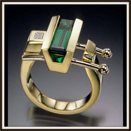 Classic Gold Ring with Timeless Appeal