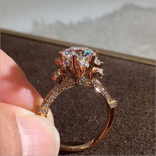 Classic Gold Ring with Timeless Appeal