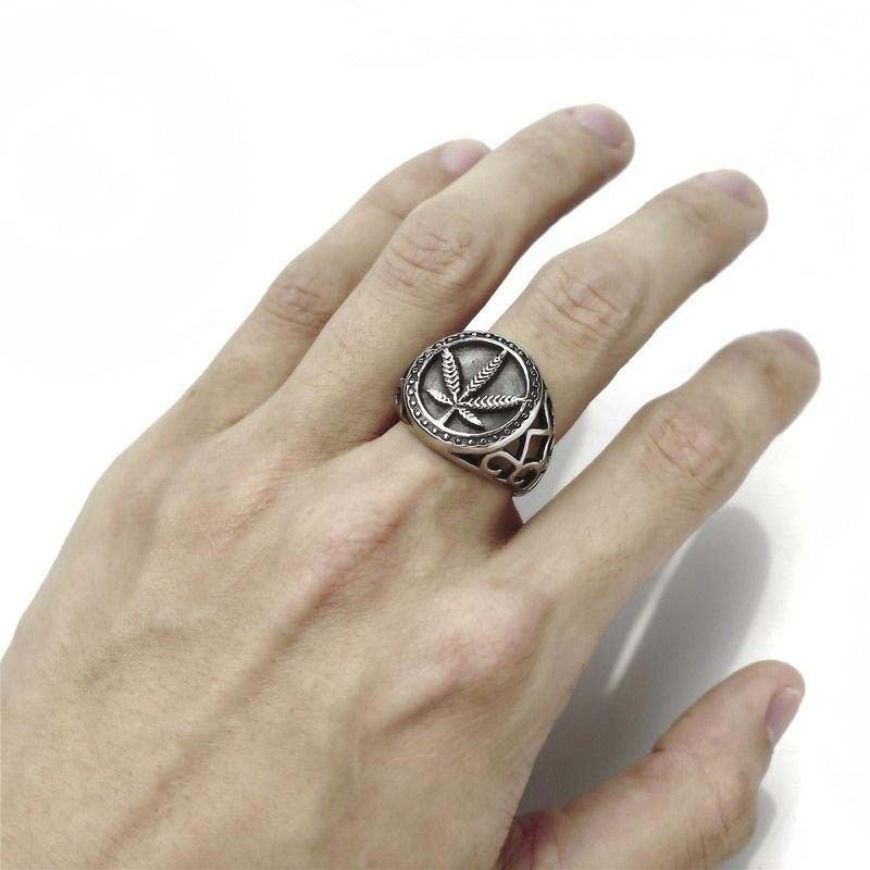 Charming Silver Ring for Any Occasion