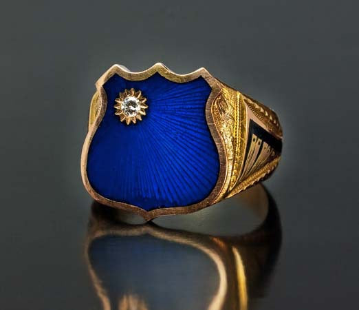 Beautiful Gold Ring with Unique Style