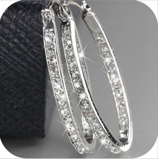 Charming Earring for Any Occasion