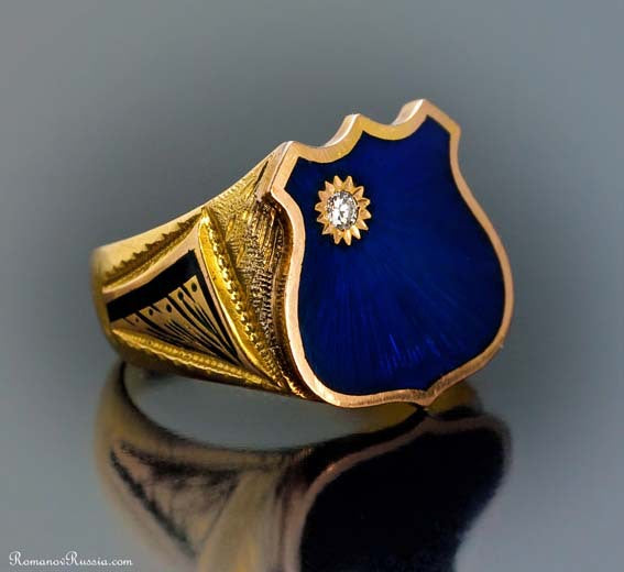 Beautiful Gold Ring with Unique Style