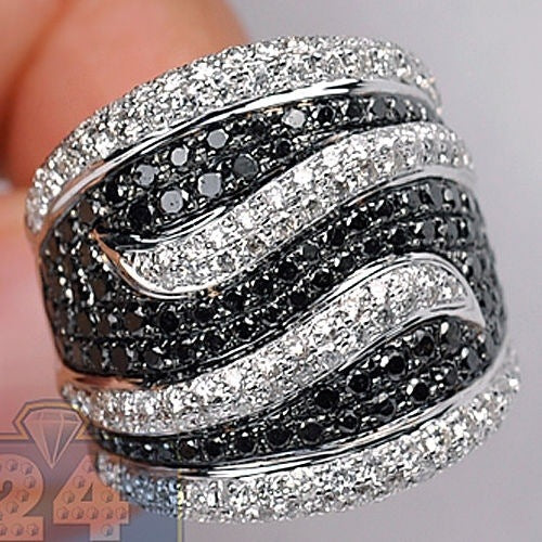 Classic Ring with Timeless Appeal
