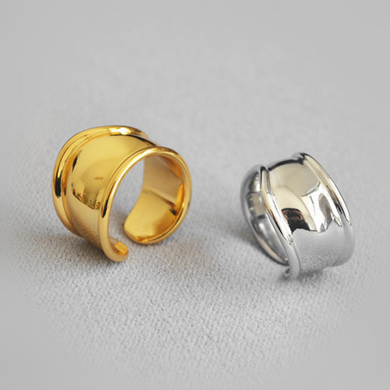 Classic Gold Ring with Timeless Appeal