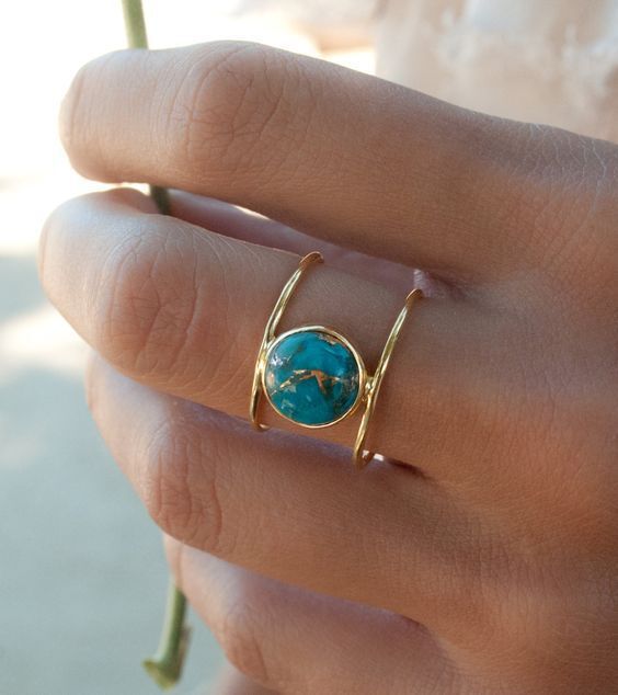 Charming Piece for Any Occasion