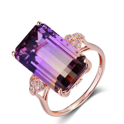Classic Gold Ring with Timeless Appeal
