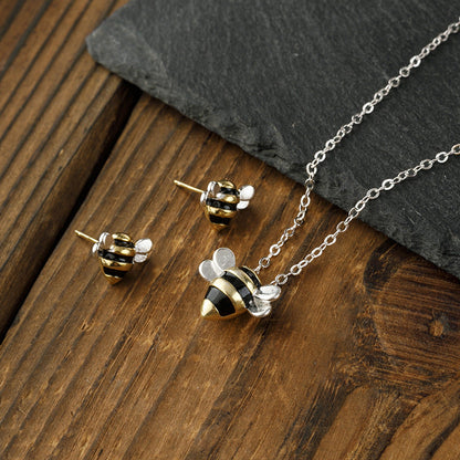 Romantic Silver Necklace for Special Moments
