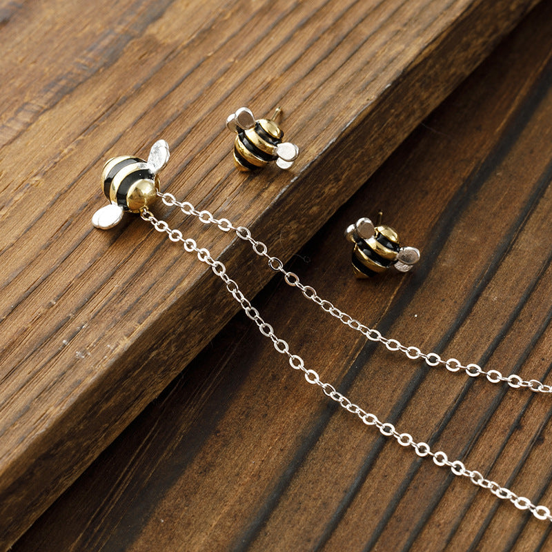 Romantic Silver Necklace for Special Moments