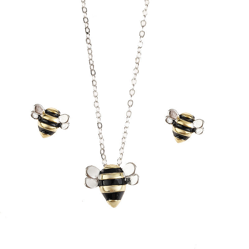 Romantic Silver Necklace for Special Moments