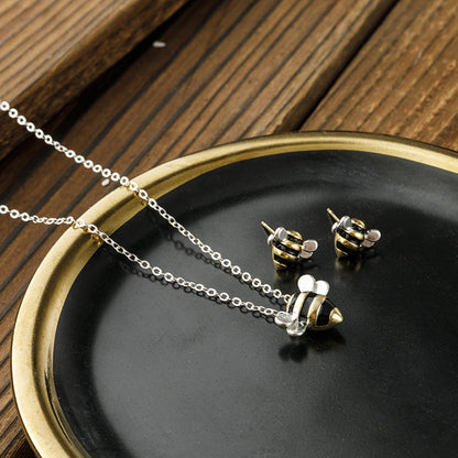 Romantic Silver Necklace for Special Moments