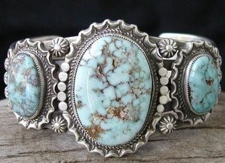 Classic Silver Ring with Timeless Appeal