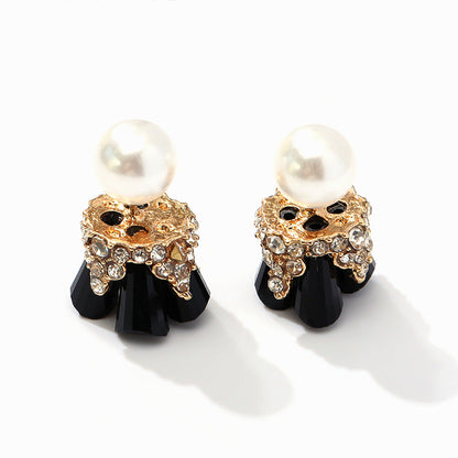 Classic Pearl Earring with Timeless Appeal