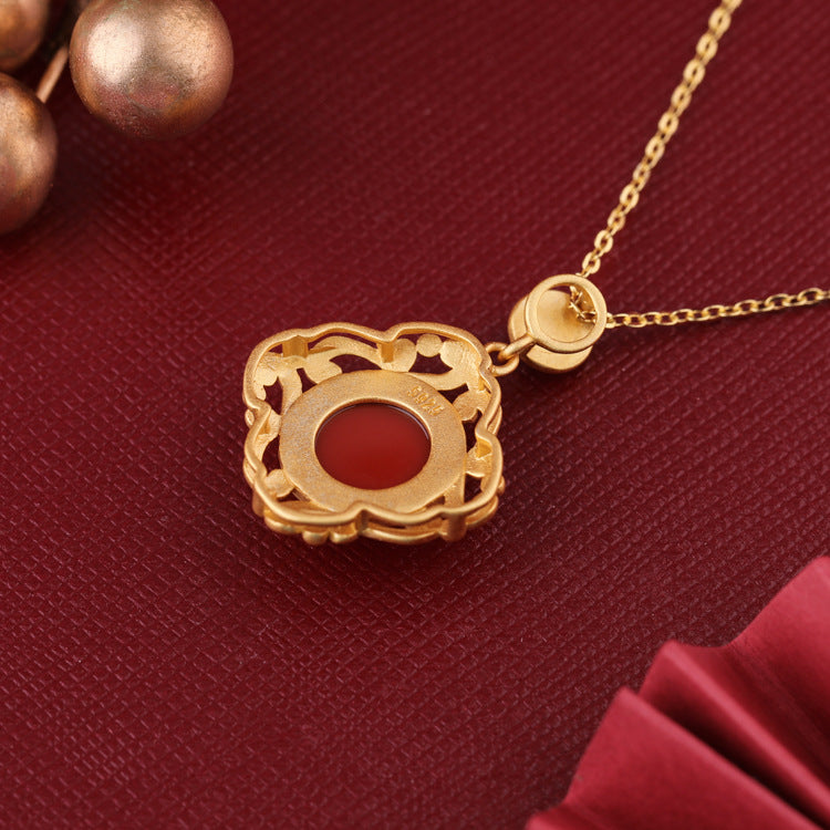 Charming Silver Necklace for Any Occasion