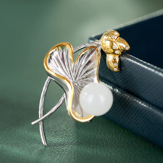 Classic Gold Pendant with Timeless Appeal