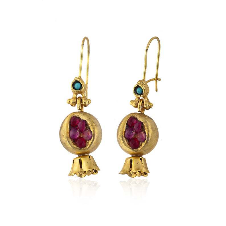 Vintage Handmade Gold Earring