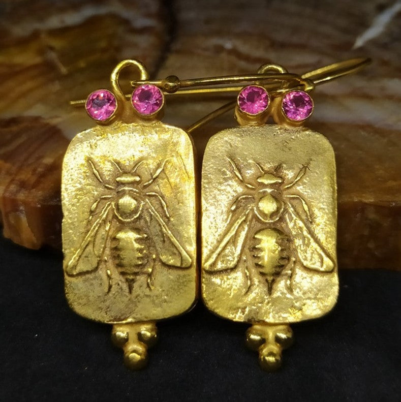 Beautiful Gold Earring with Unique Style
