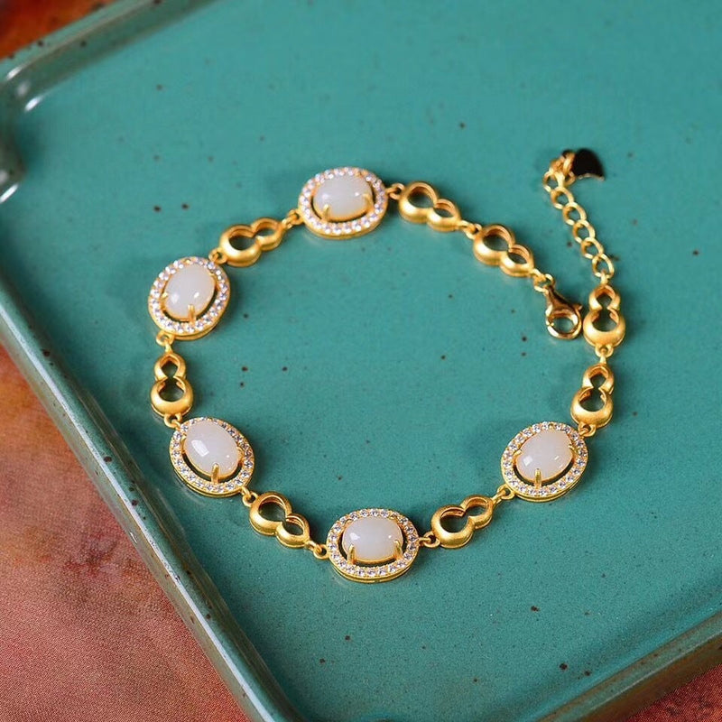 Charming Silver Bracelet for Any Occasion