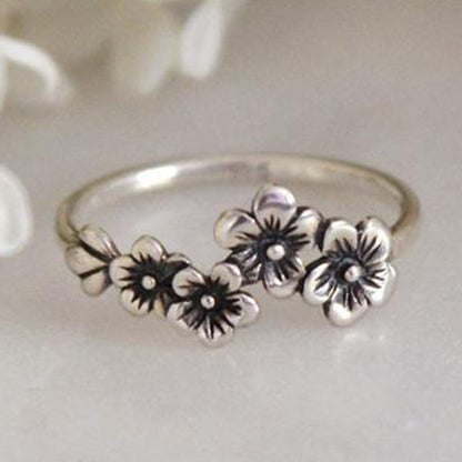Charming Silver Ring for Any Occasion