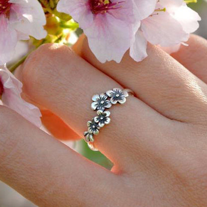 Charming Silver Ring for Any Occasion