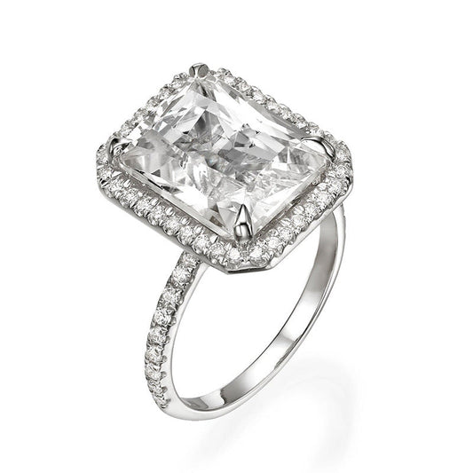 Classic Ring with Timeless Appeal
