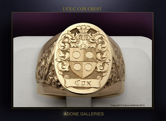 Classic Gold Ring with Timeless Appeal