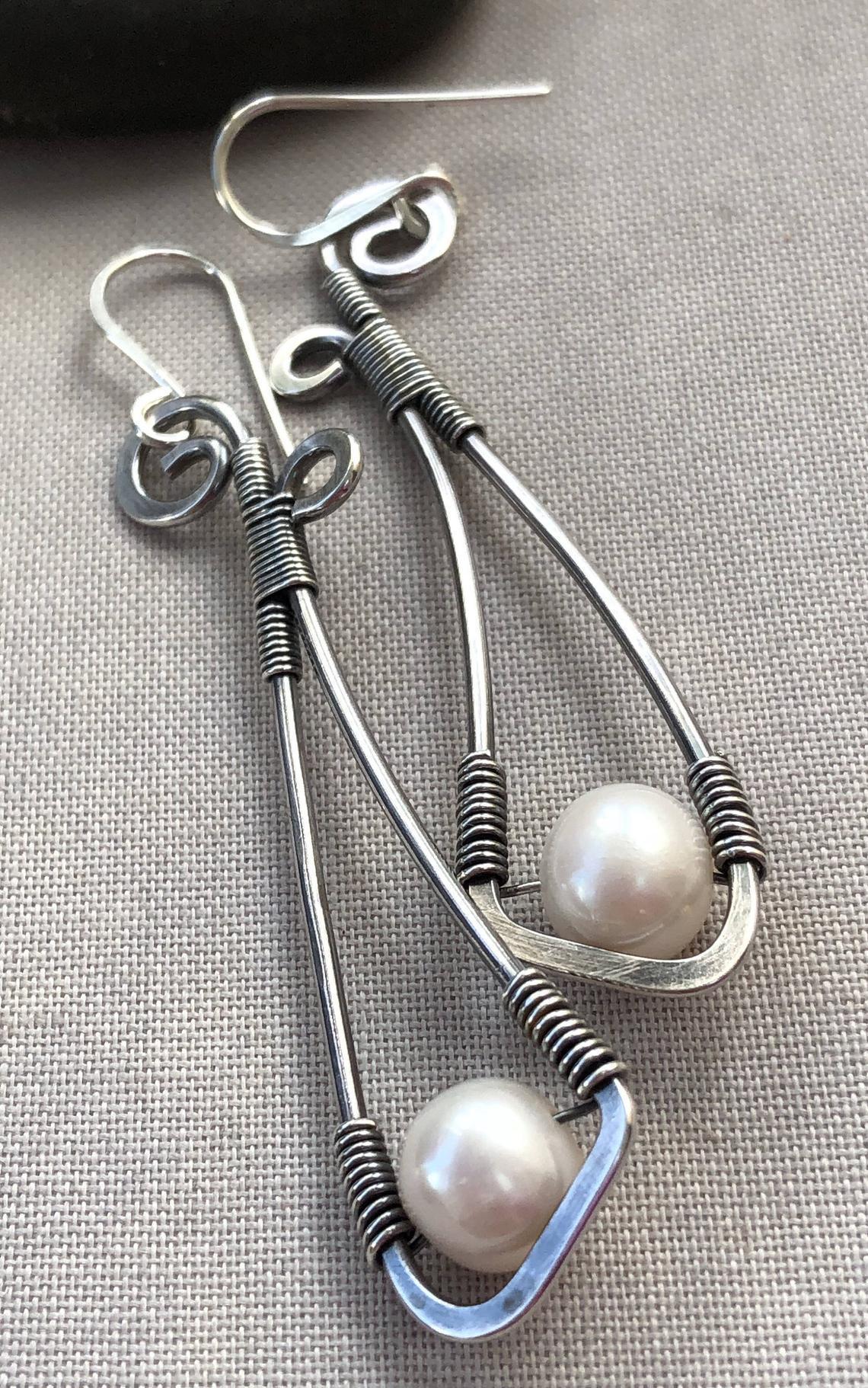 Romantic Silver Earring for Special Moments