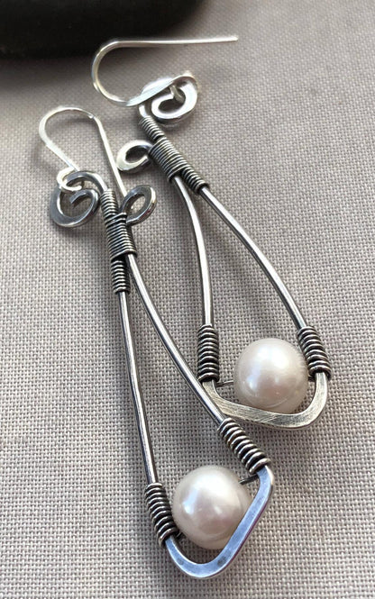Romantic Silver Earring for Special Moments