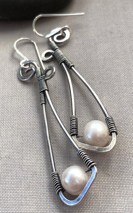 Romantic Silver Earring for Special Moments