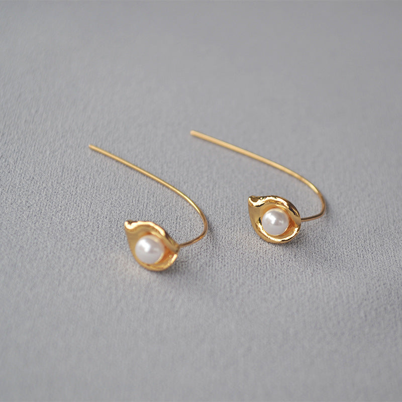 Romantic Pearl Earring for Special Moments