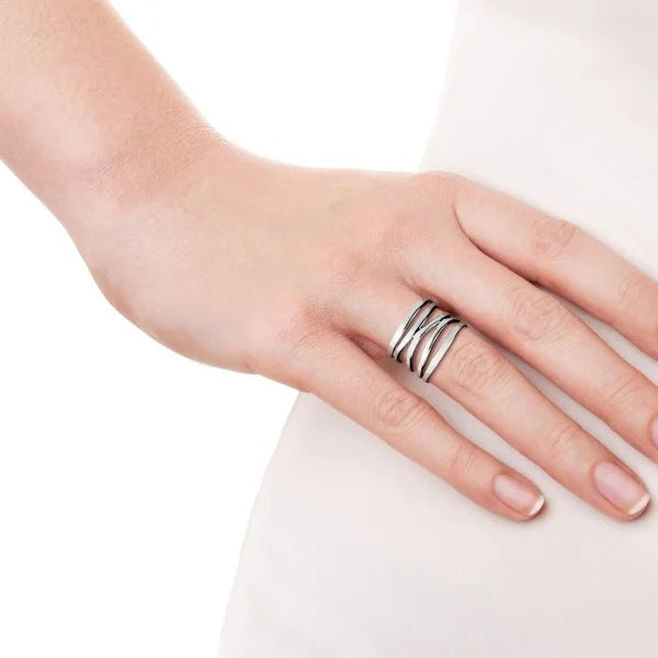 Classic Silver Ring with Timeless Appeal