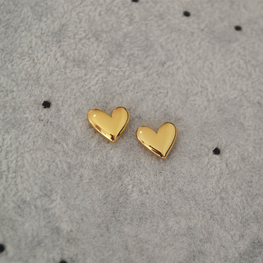 Classic Gold Earring with Timeless Appeal