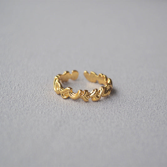 Classic Gold Ring with Timeless Appeal