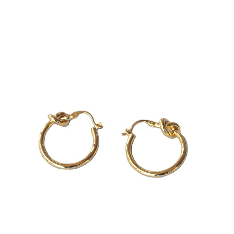 Classic Gold Earring with Timeless Appeal