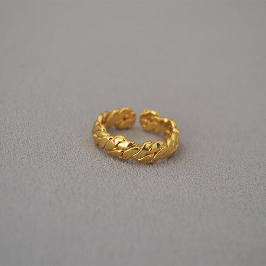 Romantic Gold Ring for Special Moments