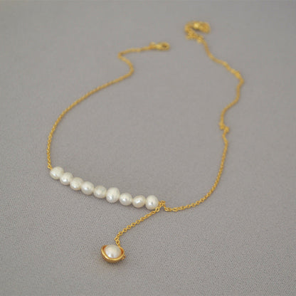 Classic Pearl Necklace with Timeless Appeal