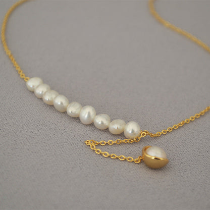 Classic Pearl Necklace with Timeless Appeal