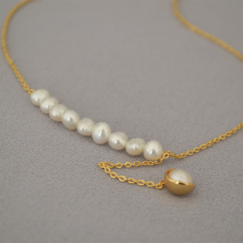 Classic Pearl Necklace with Timeless Appeal