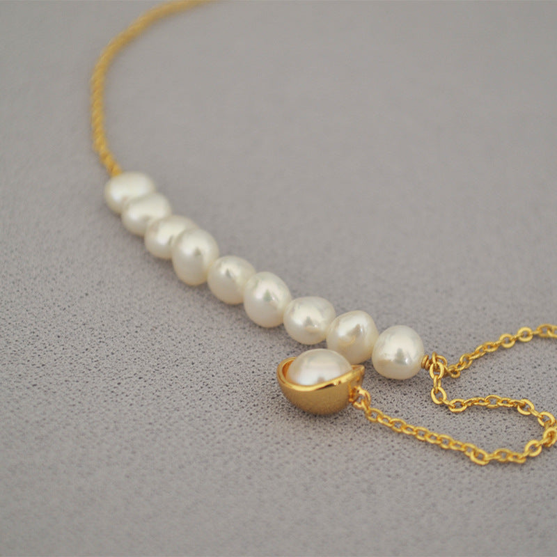 Classic Pearl Necklace with Timeless Appeal