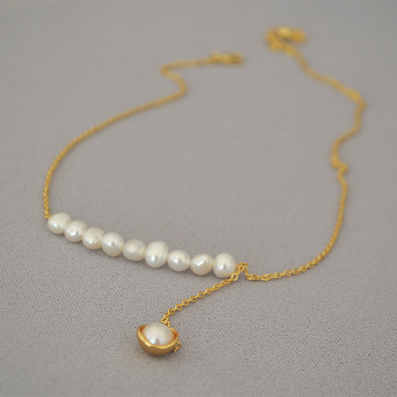 Classic Pearl Necklace with Timeless Appeal