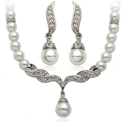 Beautiful Pearl Set with Unique Style
