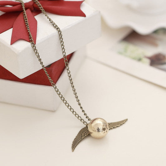 Romantic Gold Necklace for Special Moments