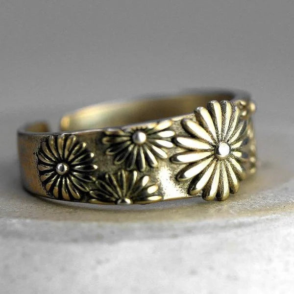 Stunning Gold Ring for Daily Wear