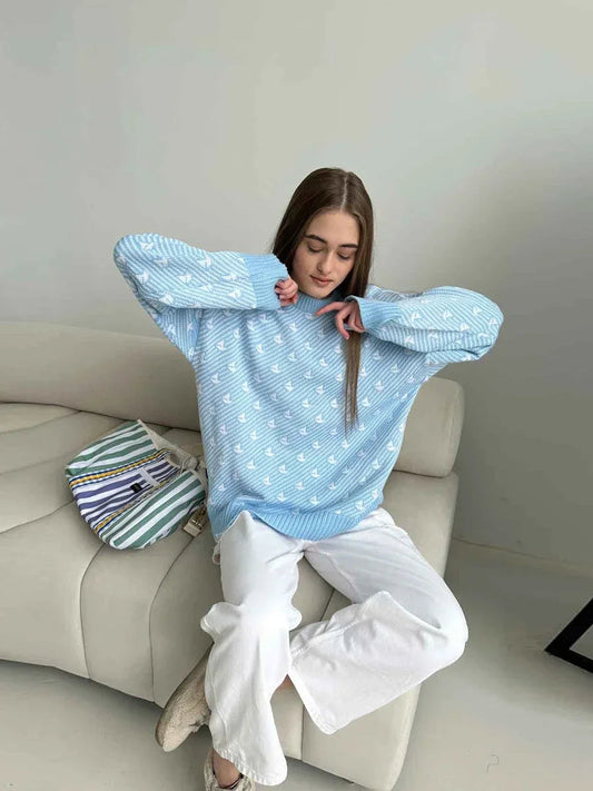 Selena® | Women's knitted sweater with an elegant print