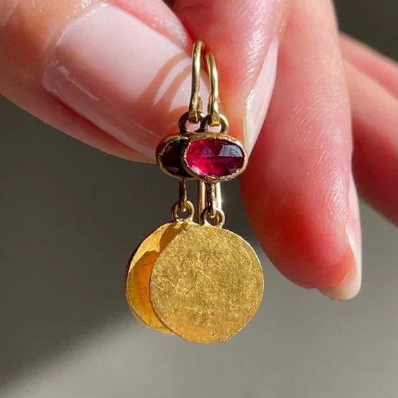 Stunning Gold Earring for Daily Wear