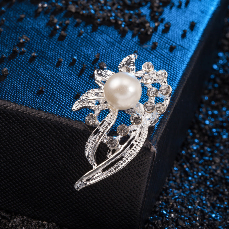 Charming Pearl Piece for Any Occasion