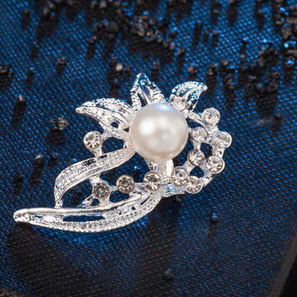Charming Pearl Piece for Any Occasion