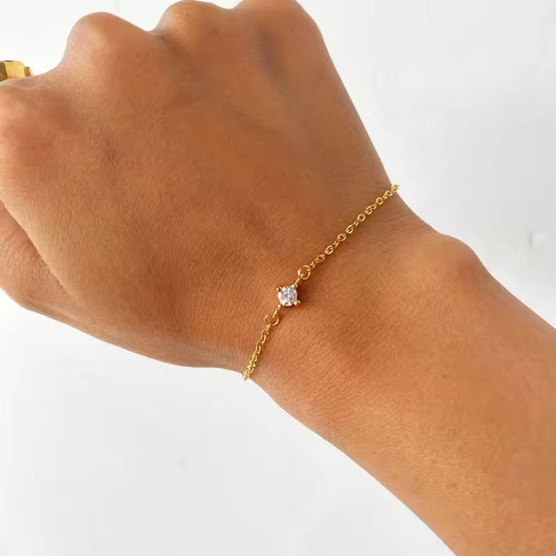 Classic Gold Bracelet with Timeless Appeal