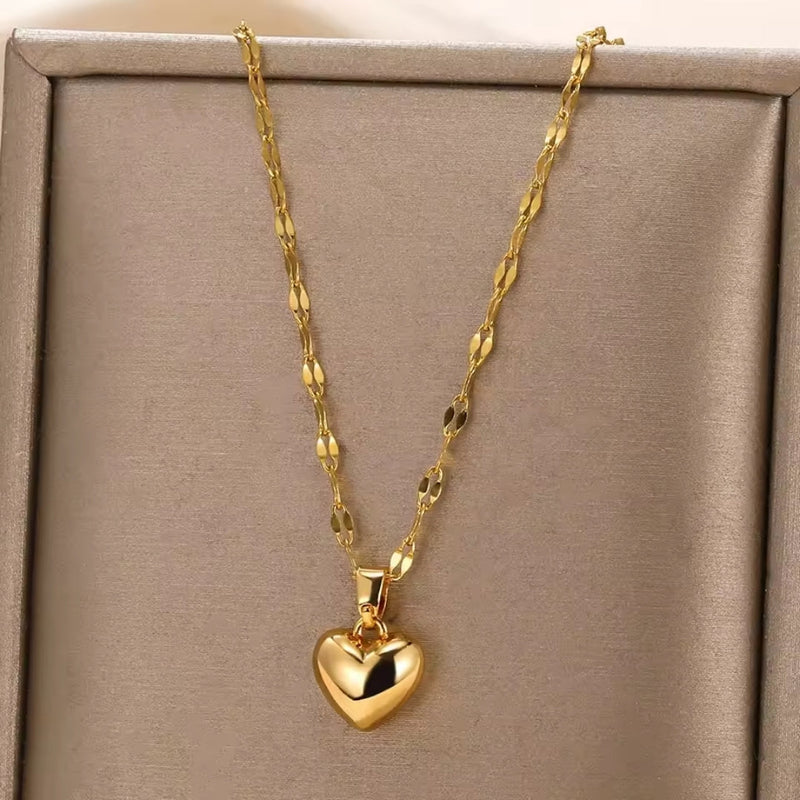 Beautiful Gold Necklace with Unique Style