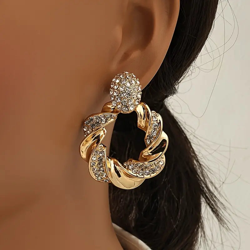 Beautiful Gold Earring with Unique Style