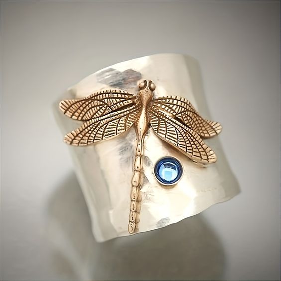 Charming Gold Ring for Any Occasion
